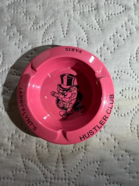 larry flint Other - Hustler Hollywood Pink Ceramic Ashtray
